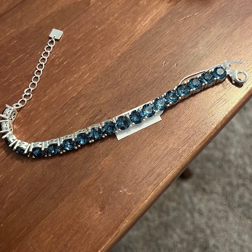 Brand New Blue round stone and Silver Tone ParkLane bracelet